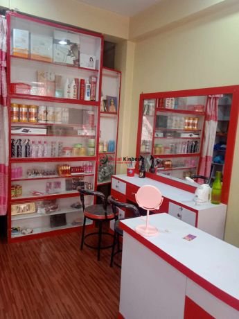 beauty-parlour-big-1