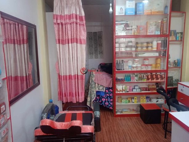 beauty-parlour-big-2