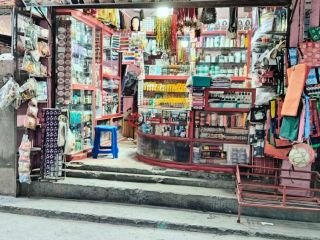 beauty-parlour-and-cosmetic-shop