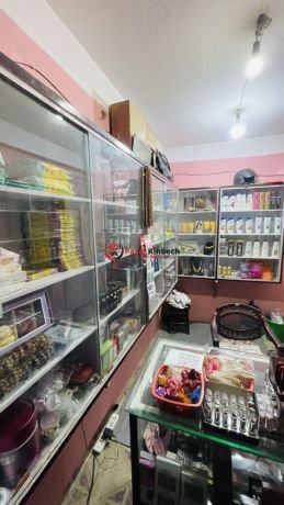 cosmetics-shop-big-2